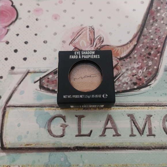 MAC Eyeshadow Mythology (Lustre) DISCONTINUED!! - Picture 2 of 6